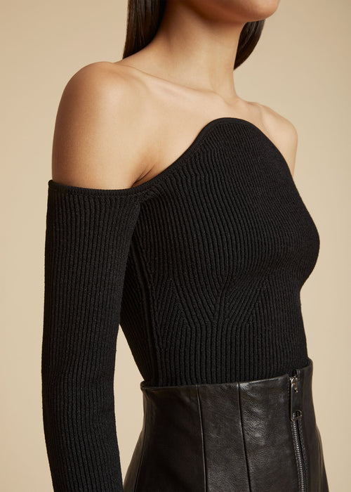 The Maria Top in Black