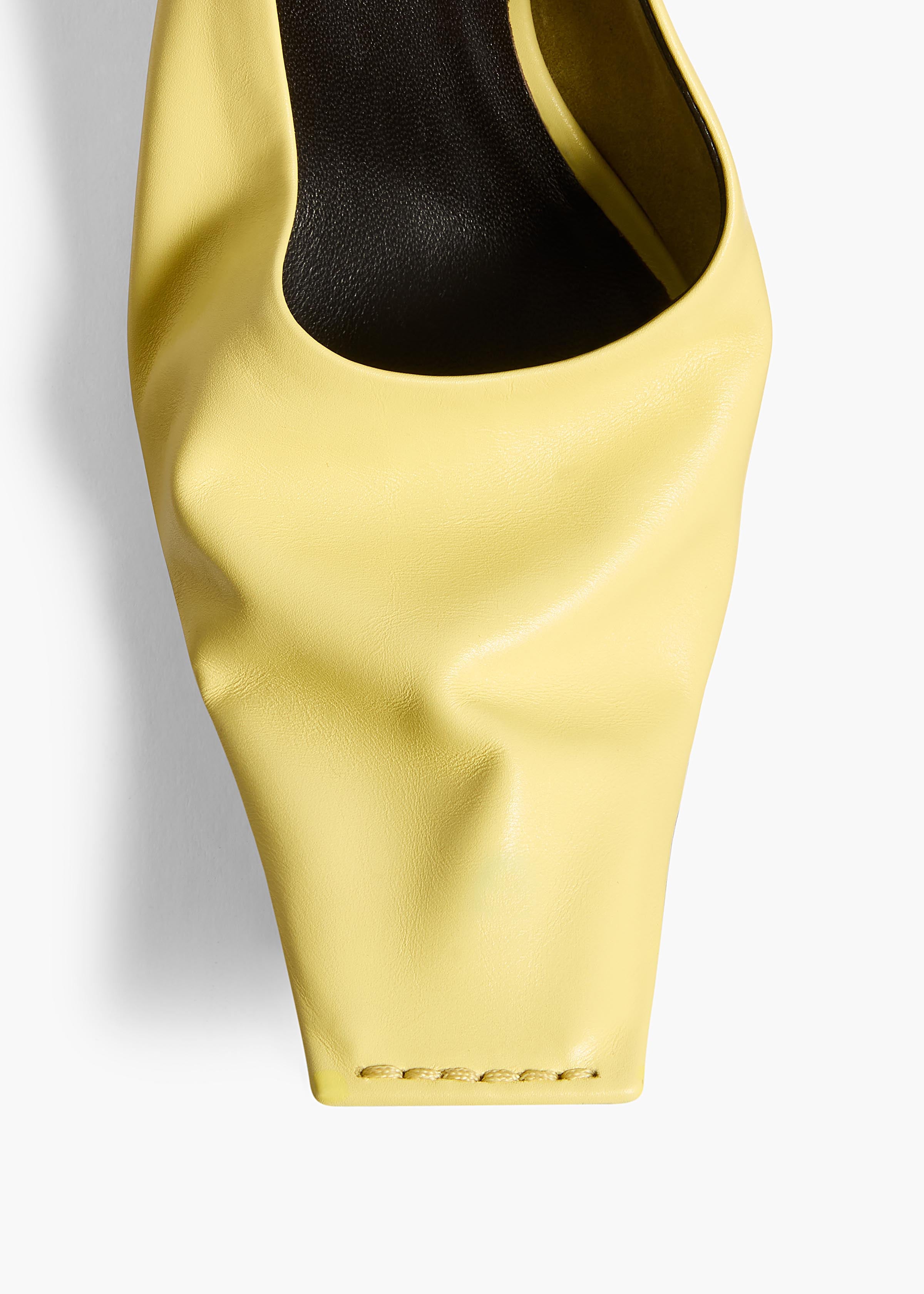 Marlene Low Pump in Pale Yellow