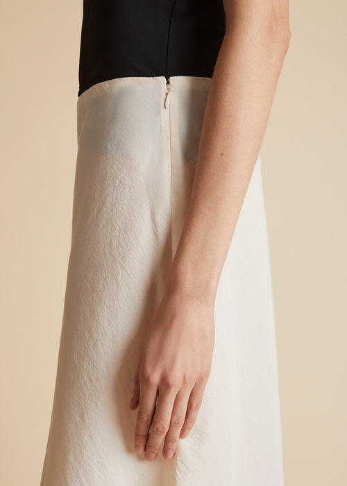 The Mauva Skirt in Natural