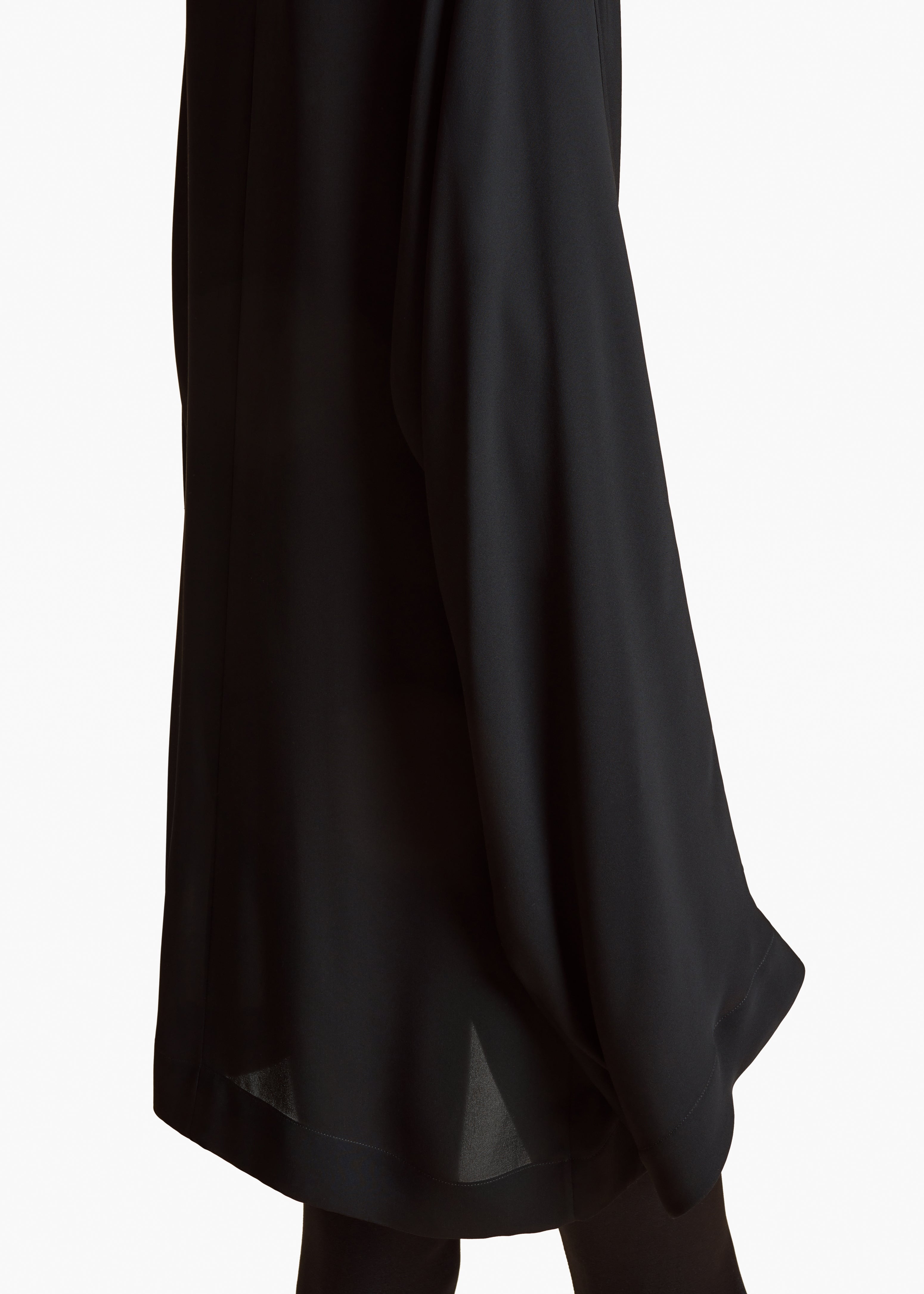 MEHNA DRESS IN BLACK DETAIL 2