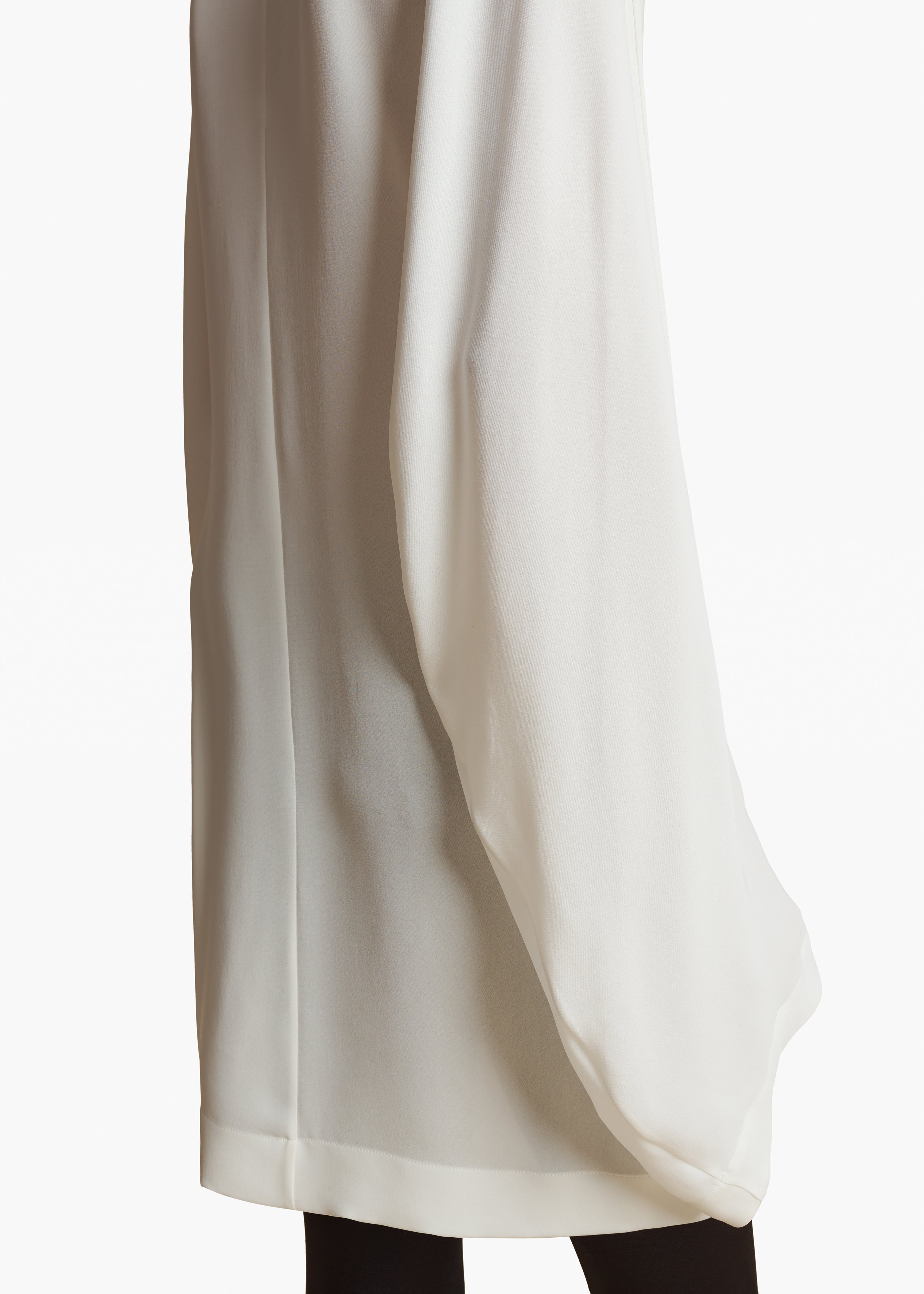 MEHNA DRESS IN CREAM DETAIL 2