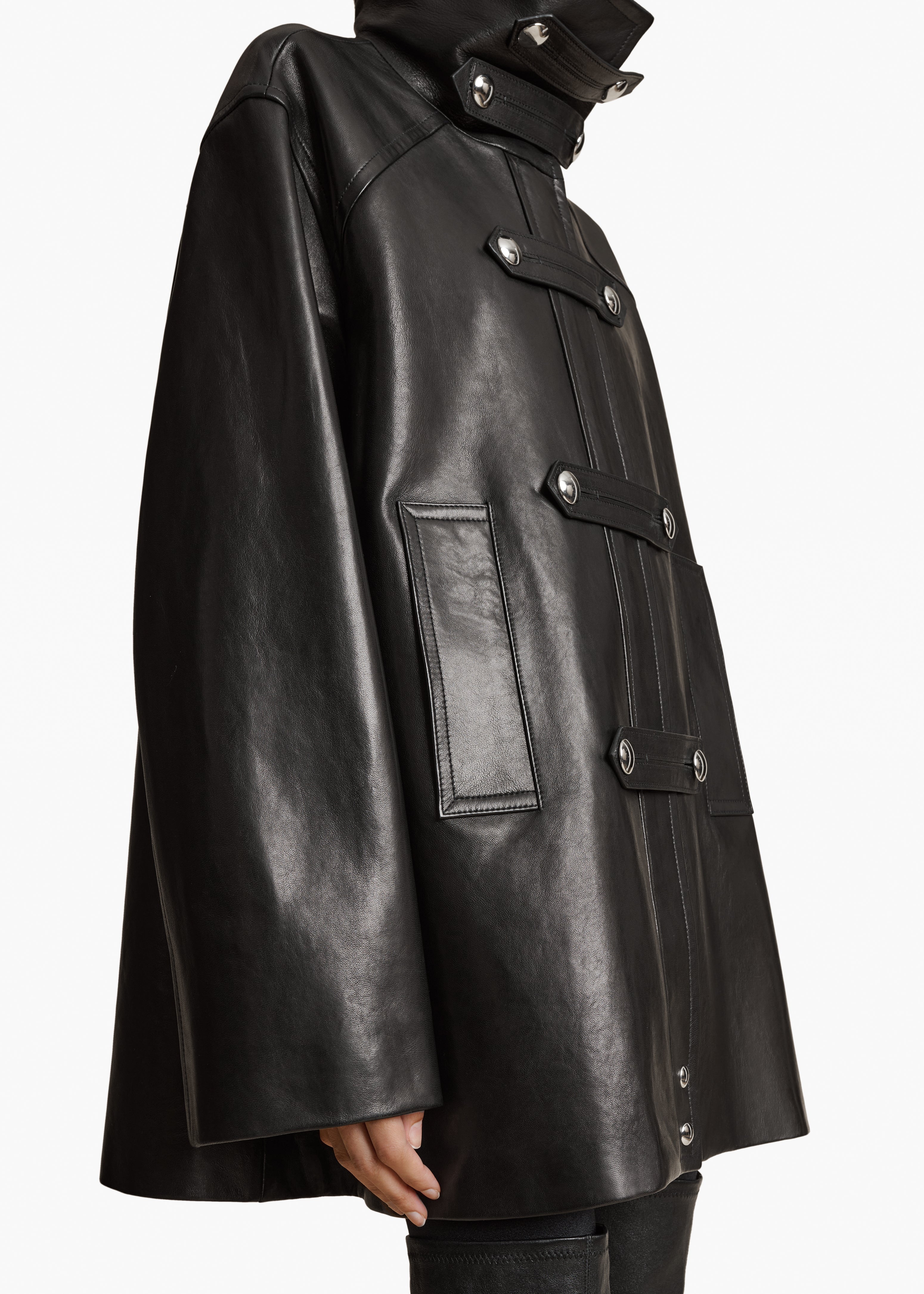 MELBO COAT IN BLACK LEATHER DETAILED VIEW 1