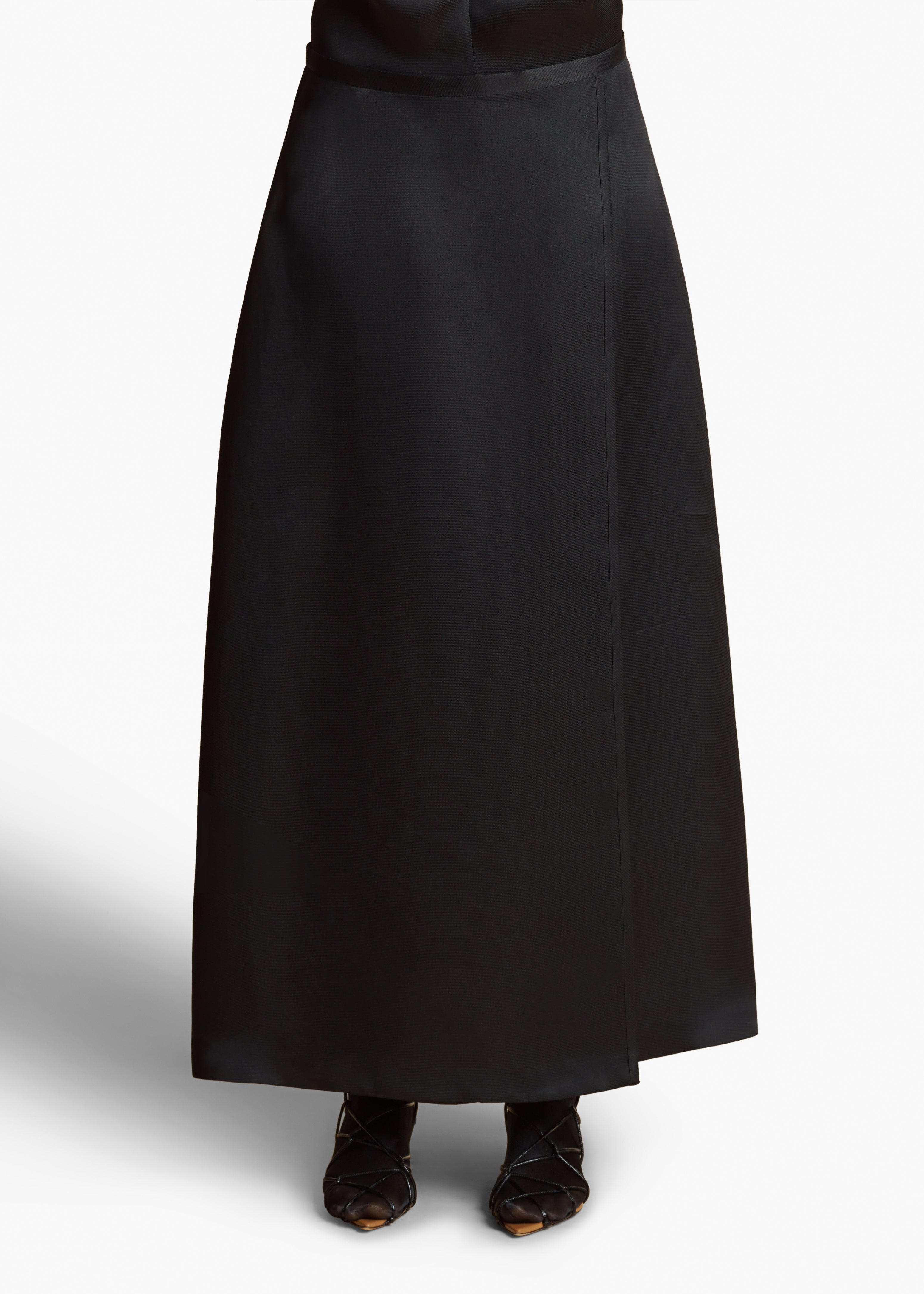 MILA SKIRT IN BLACK FRONT VIEW