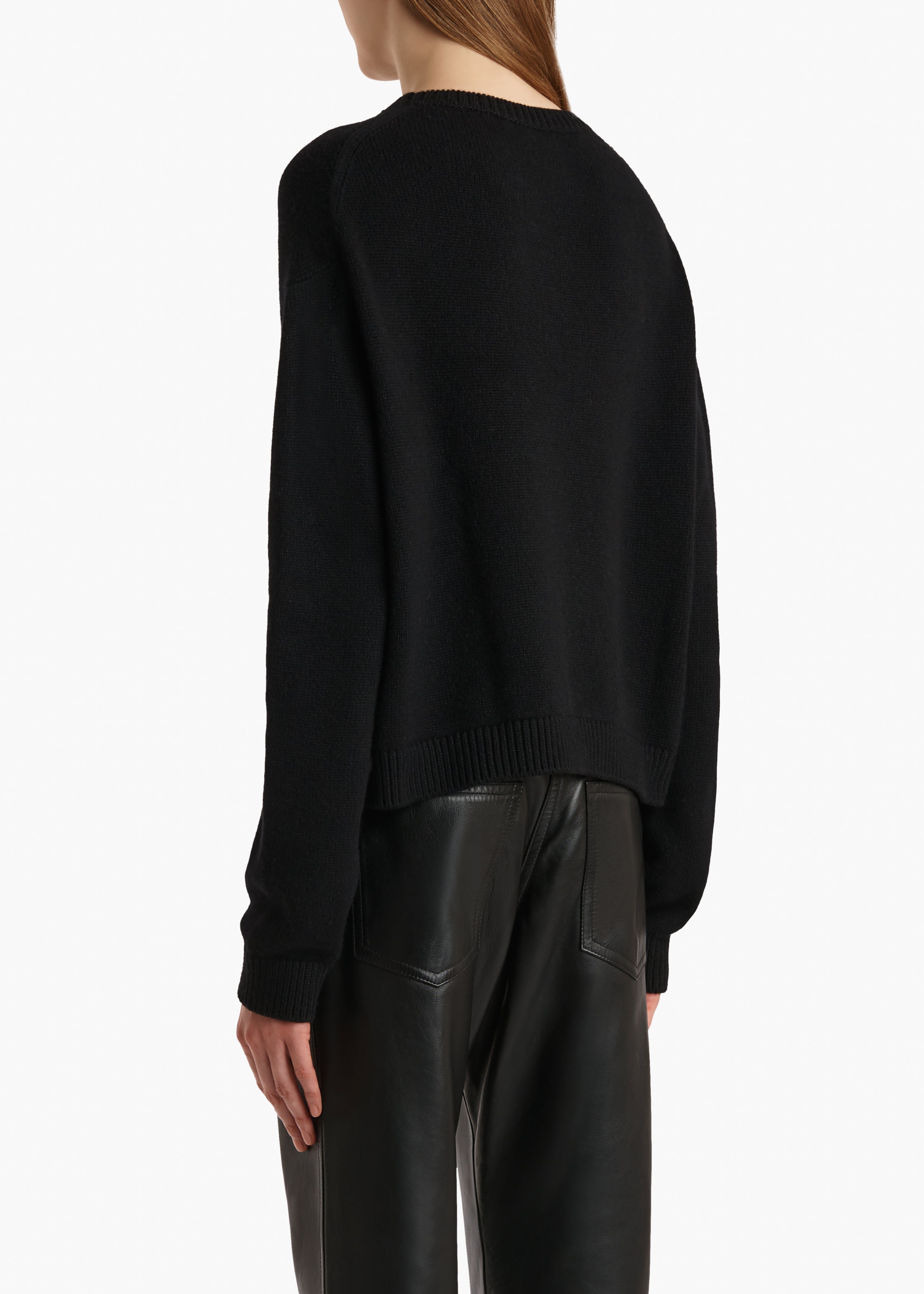 MILO-SWEATER_BLACK_18057650-200_C