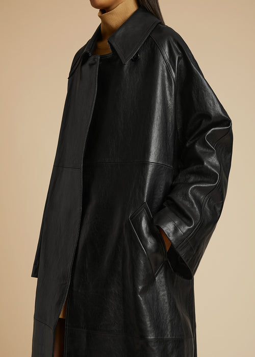 Mainetti 3320, 19 Heavy Duty Black Plastic, Jacket Coat Outerwear Han -  Mainetti USA