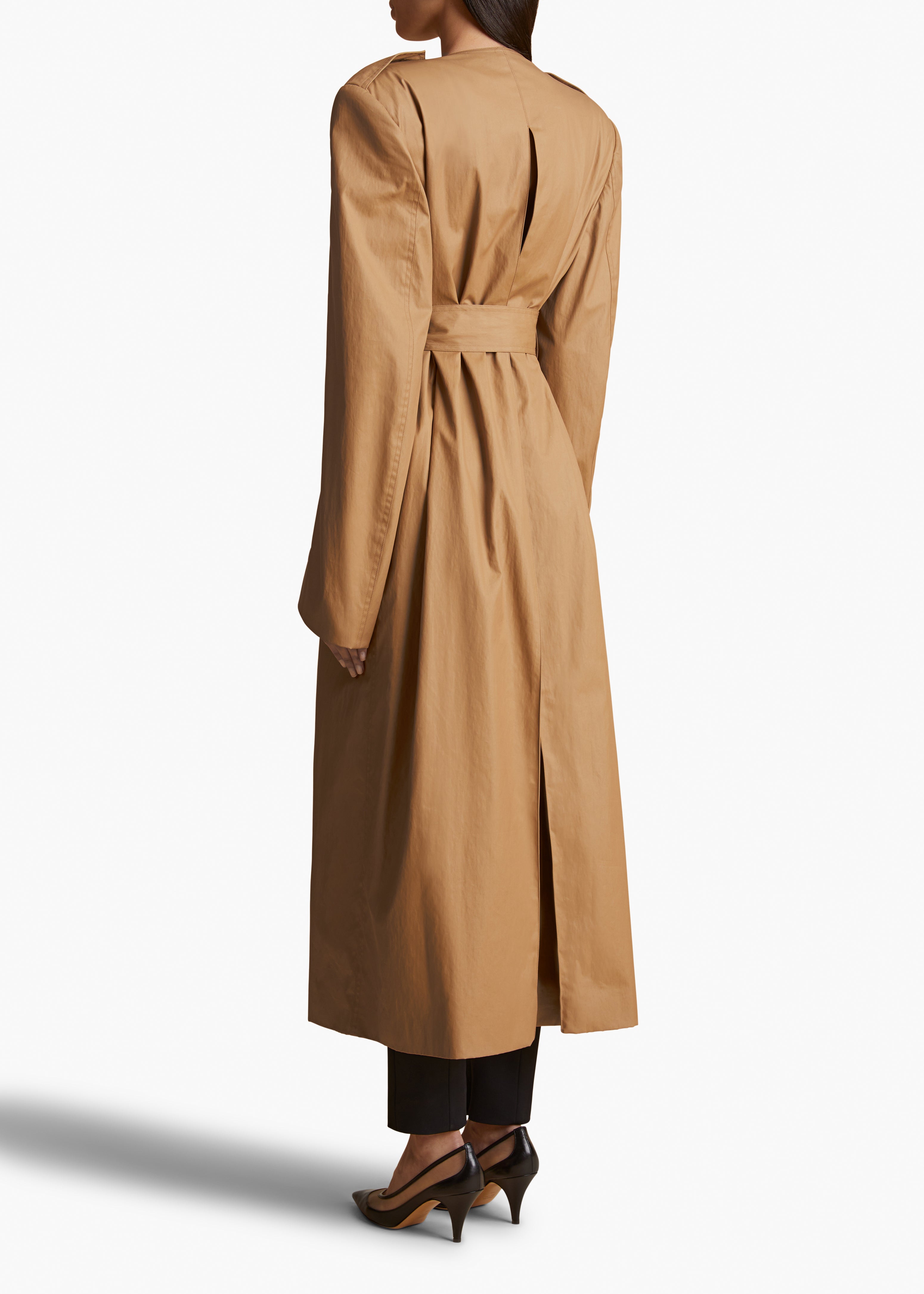 MINNLER COAT IN KHAKI BACK VIEW