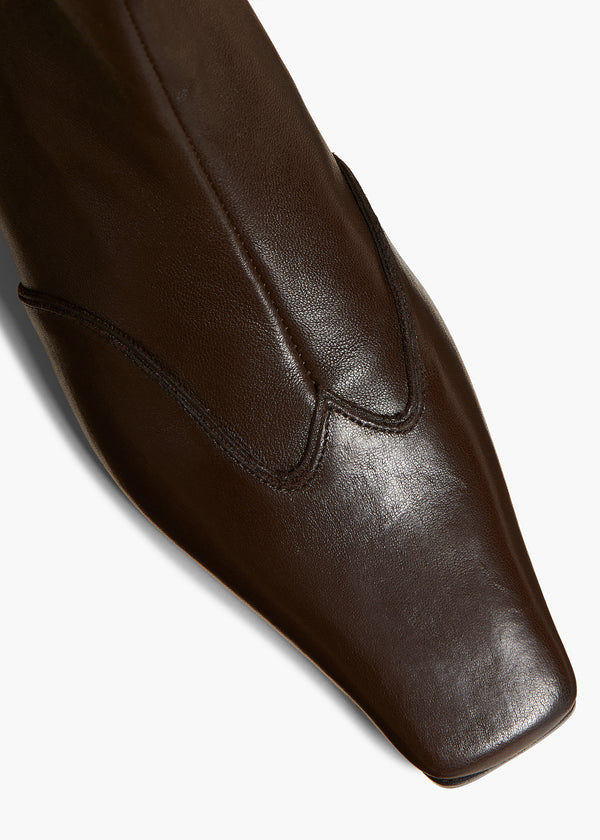 NEVADA STRETCH LOW BOOT IN DARK BROWN LEATHER DETAILED VIEW 1