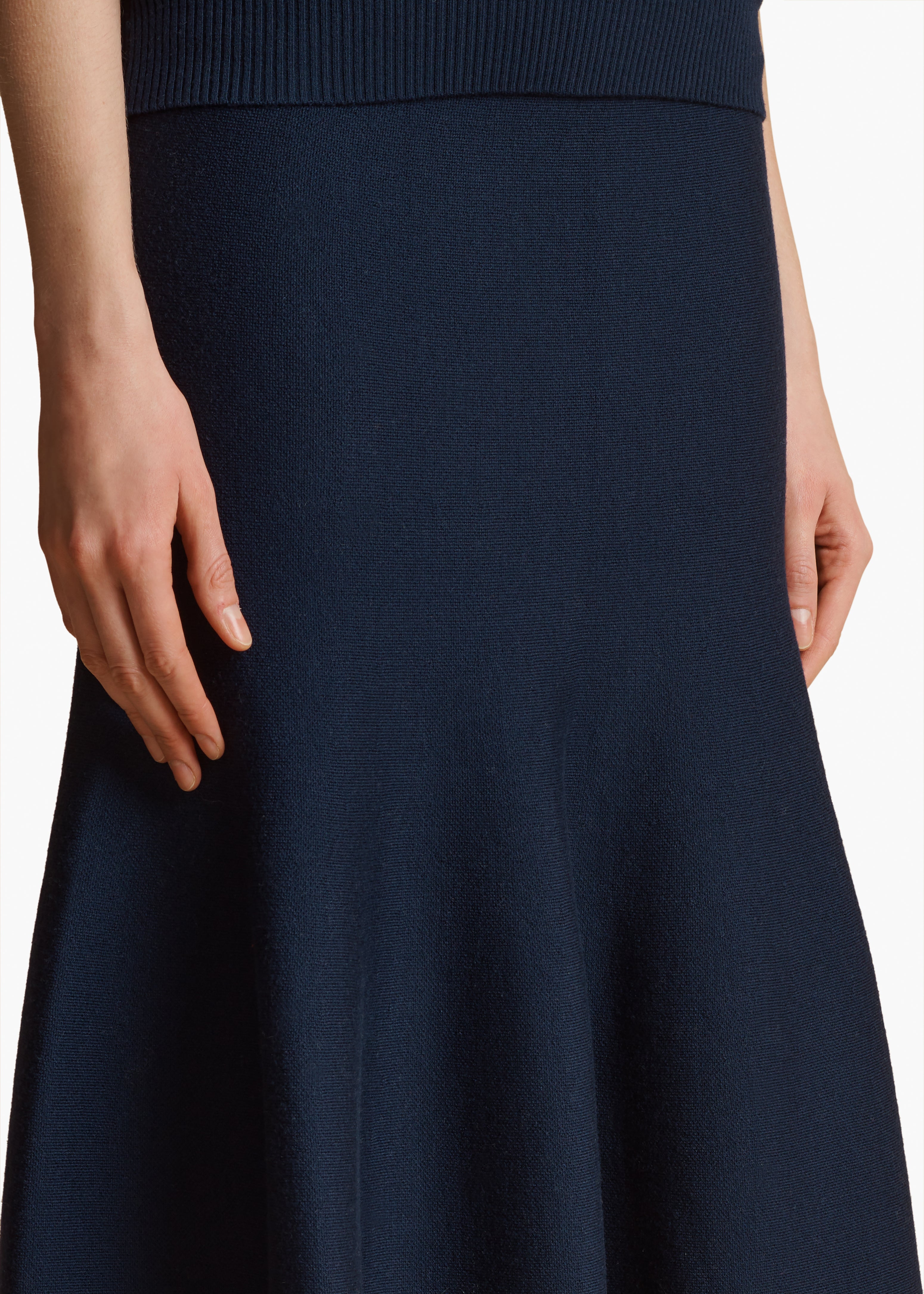 ODIL SKIRT IN NAVY DETAILED VIEW 1