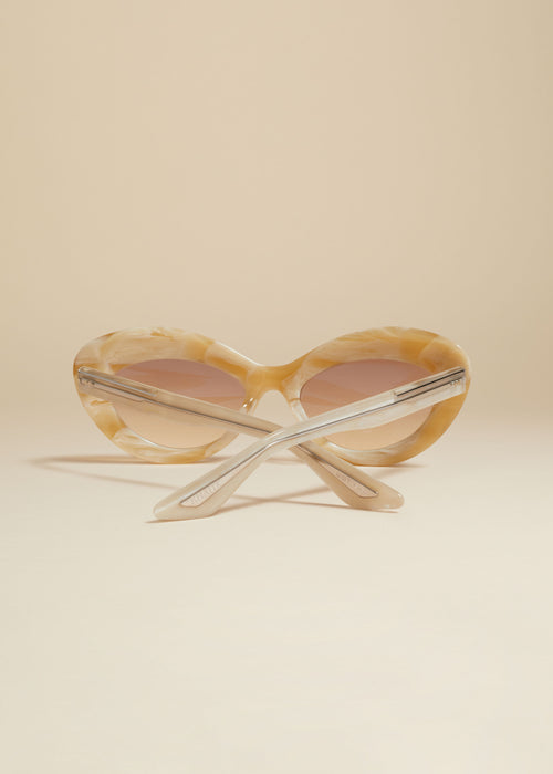 The KHAITE x Oliver Peoples 1968C in Beige Silk and Soft Tan Gradient Mirror