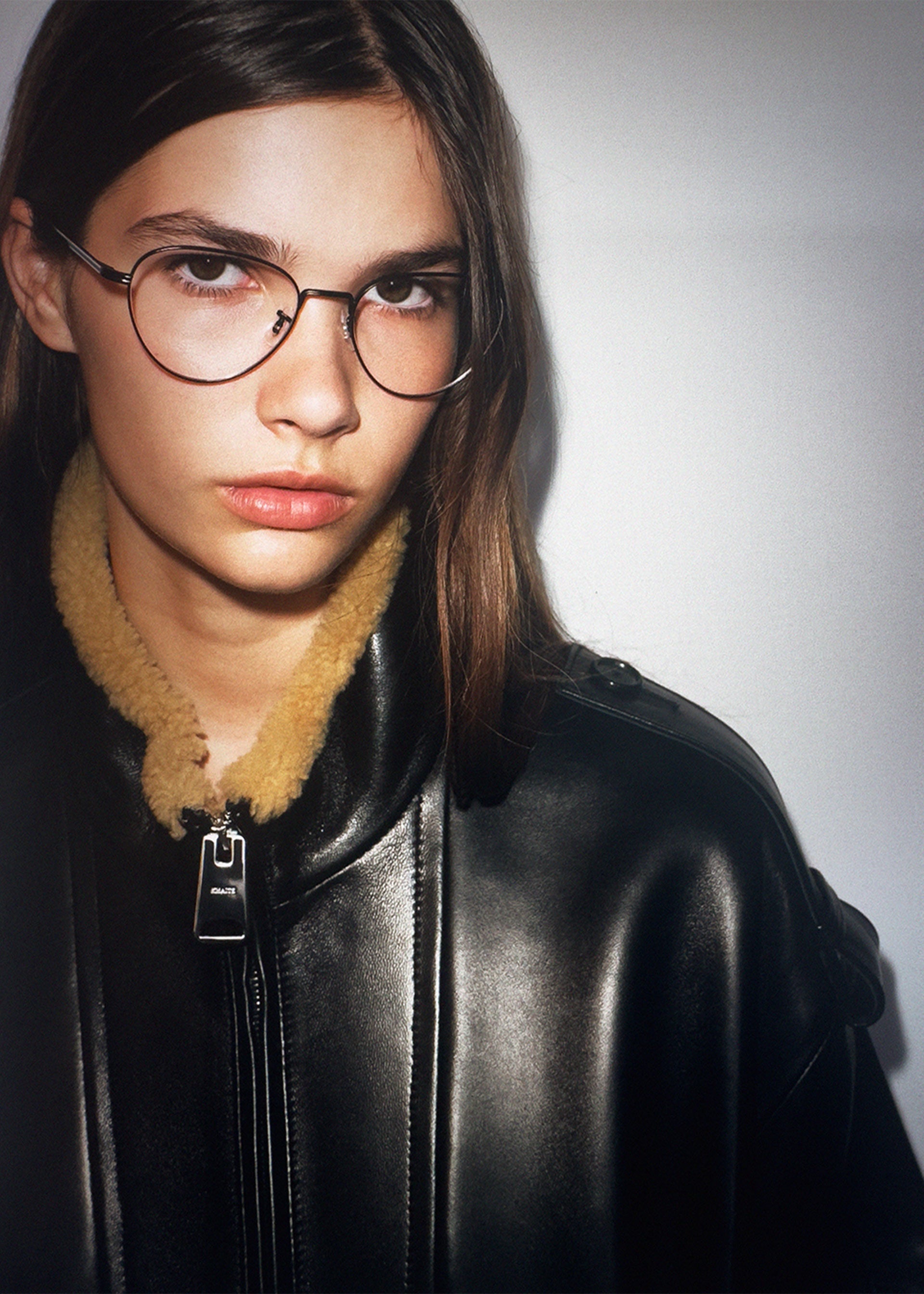 1991RX_MATTE-BLACK_0OV1357-5062_EDITORIAL