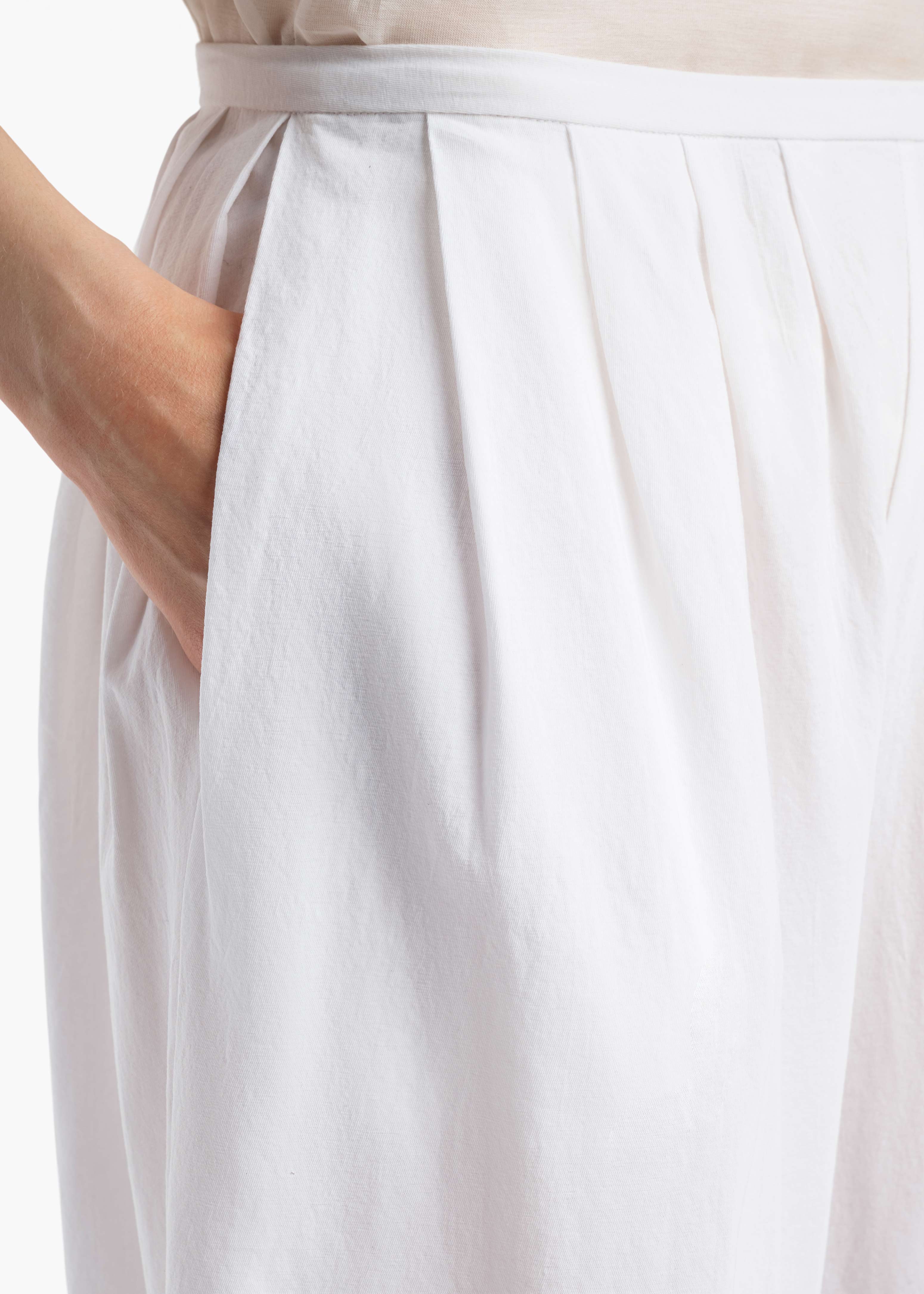 KHAITE  - Poppy Short in White