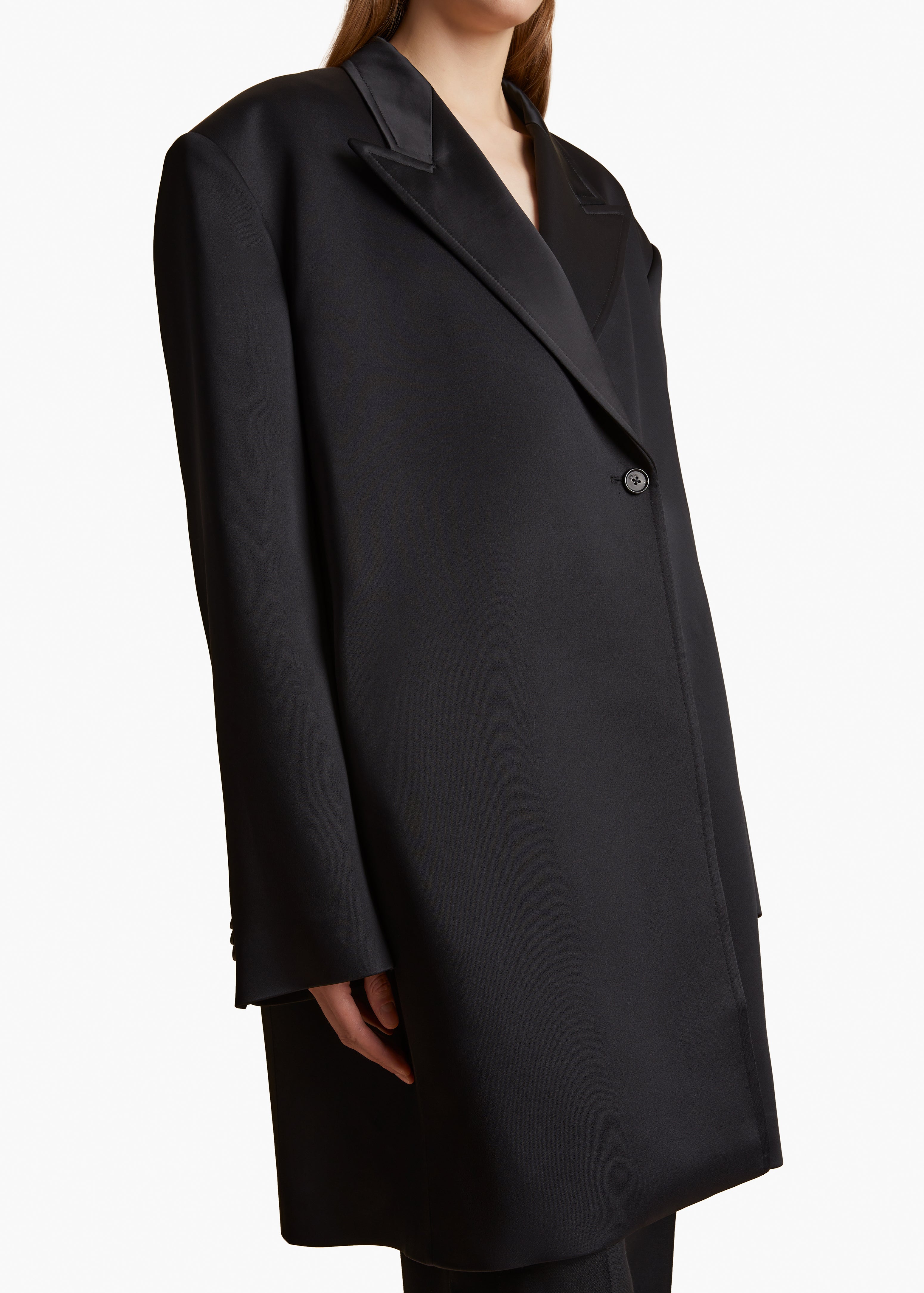 Ray Coat in Black DETAILED VIEW 1