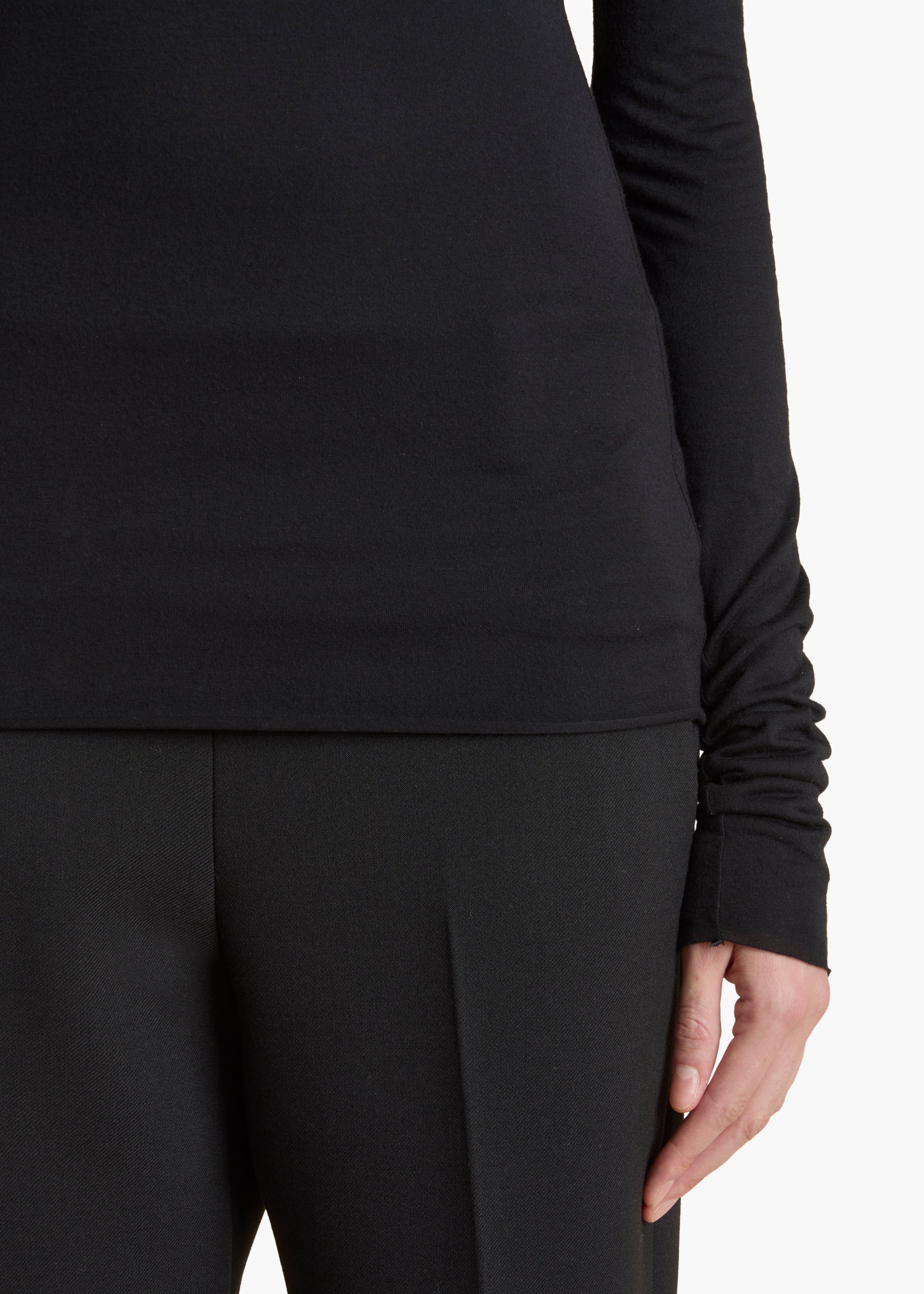 Rolina Top in Black DETAILED VIEW 1