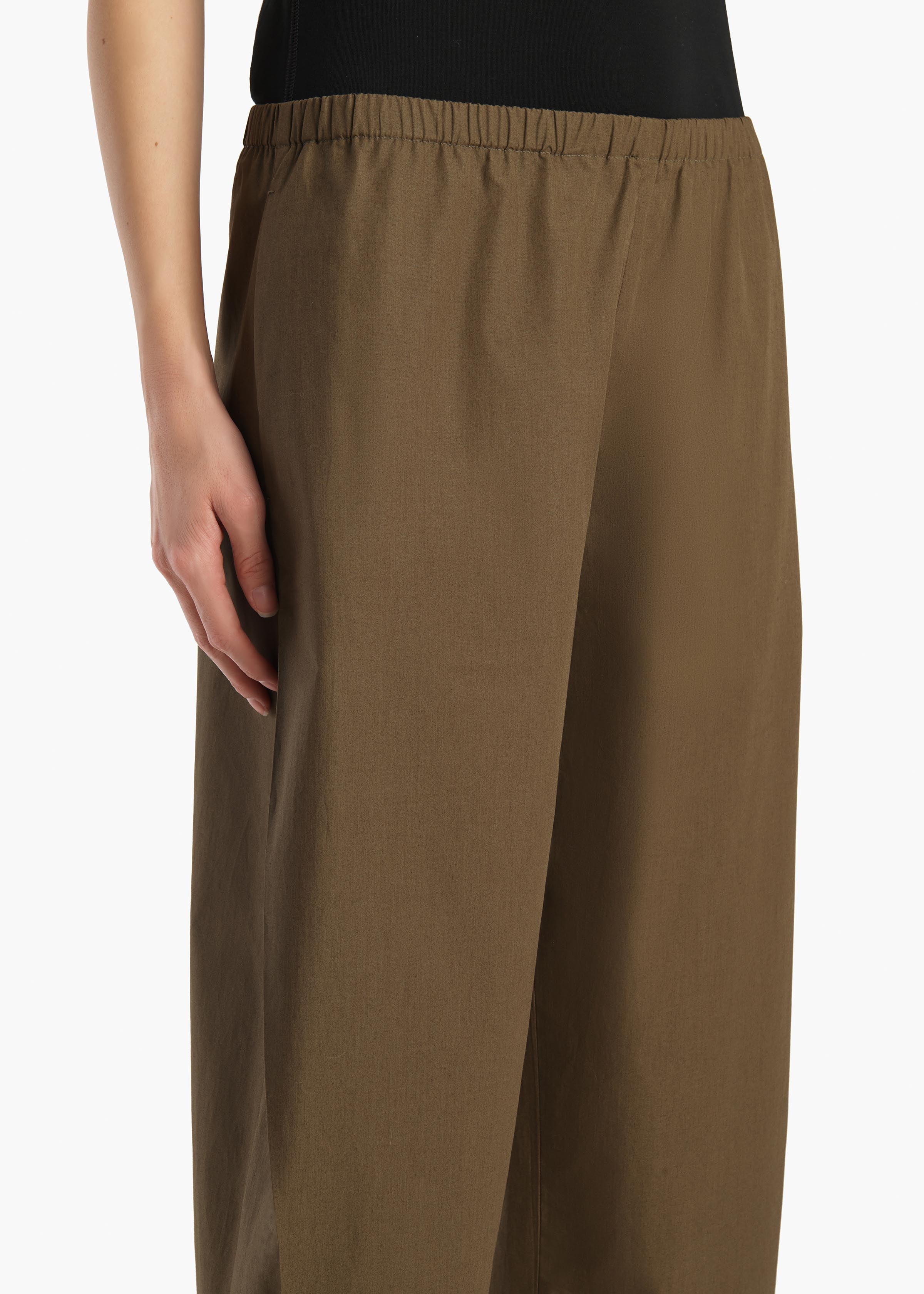 Roma Pant in Dark Olive
