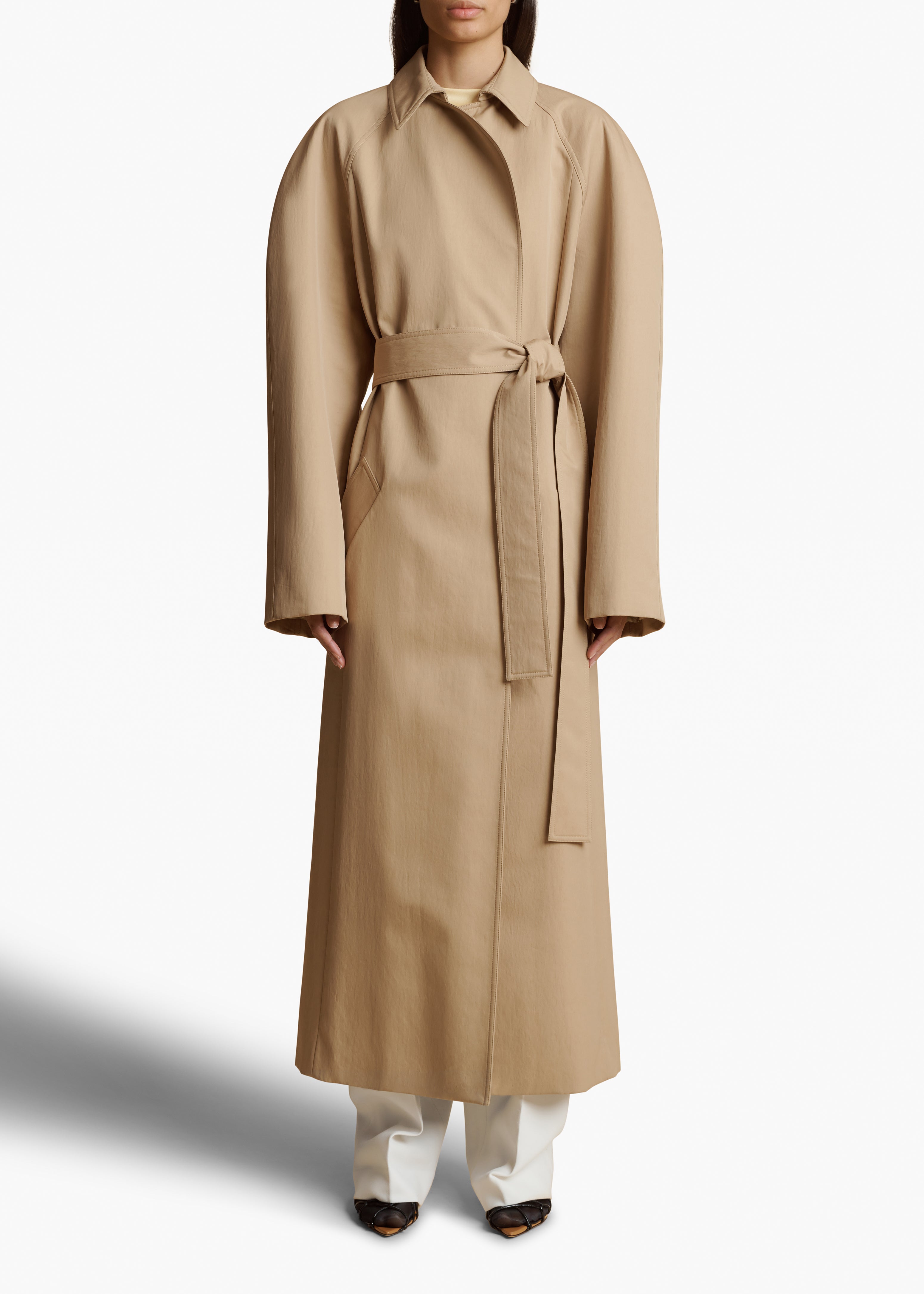 ROTH COAT IN BEIGE FRONT VIEW TIED