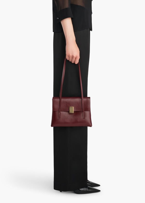 SOFT BLAKE SMALL SHOULDER BAG BORDEAUX H2067 1015 531 E