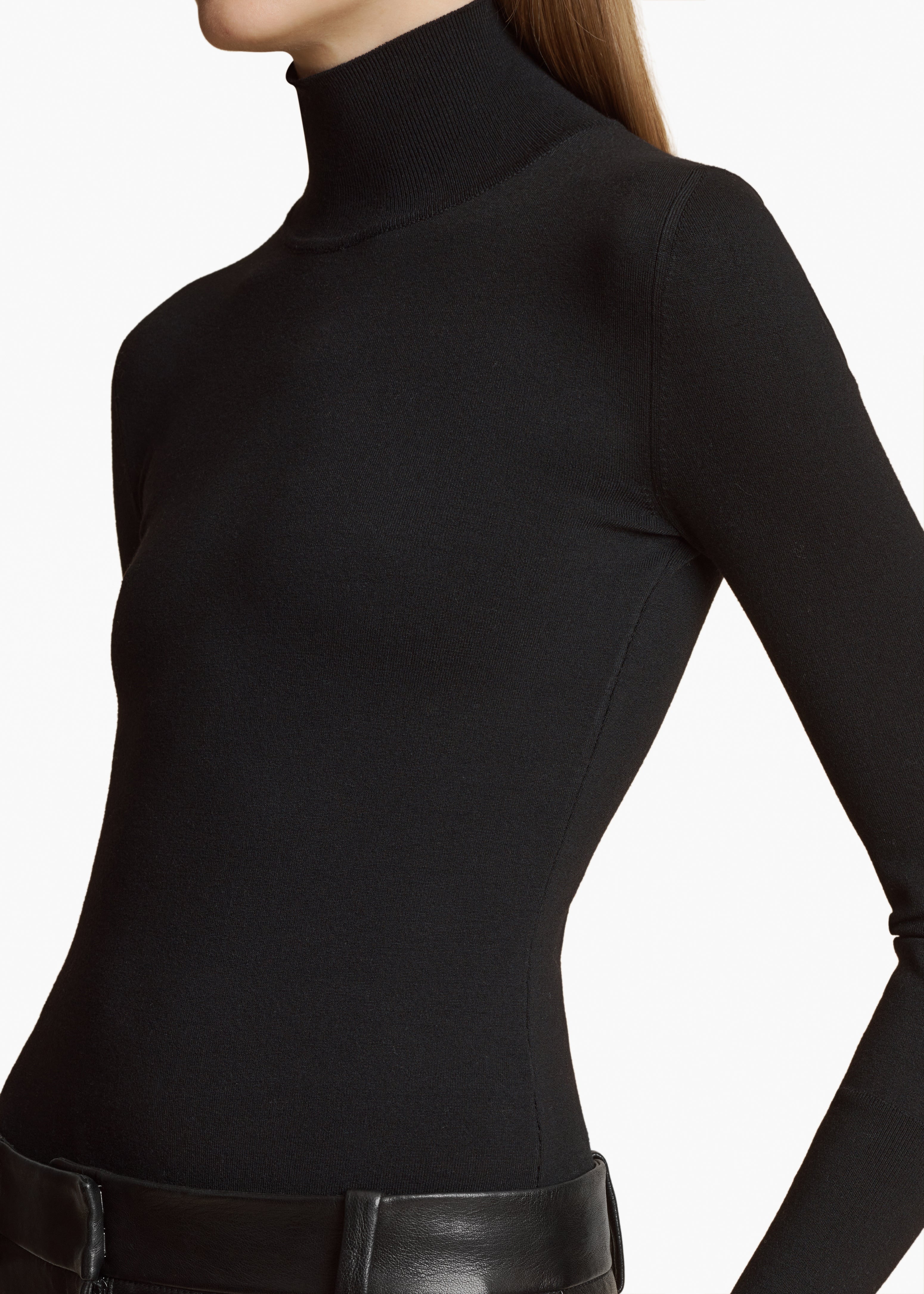 THEA BODYSUIT IN BLACK DETAILED VIEW 2