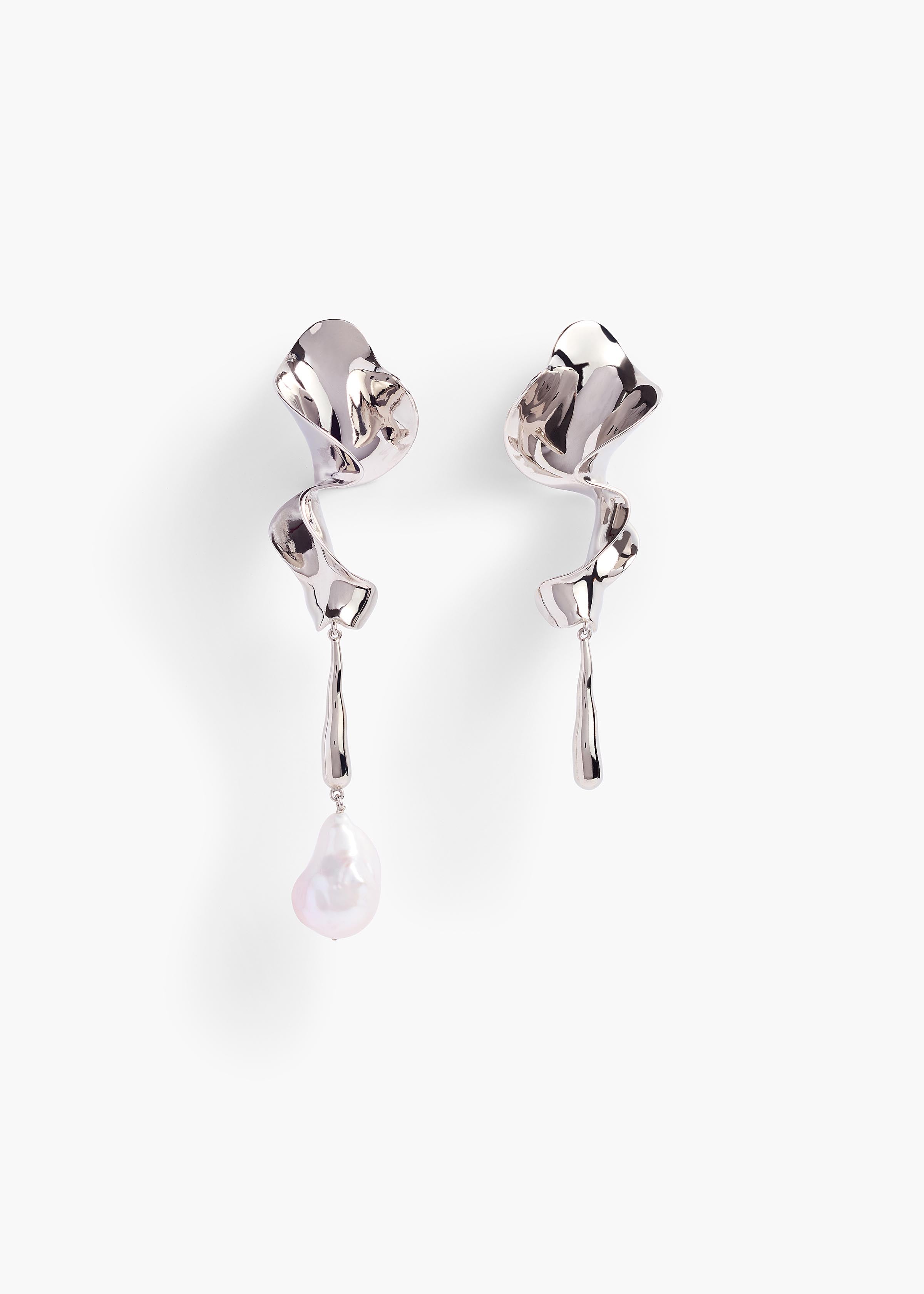 Tidal Earrings with Pearl in Silver FLAT VIEW