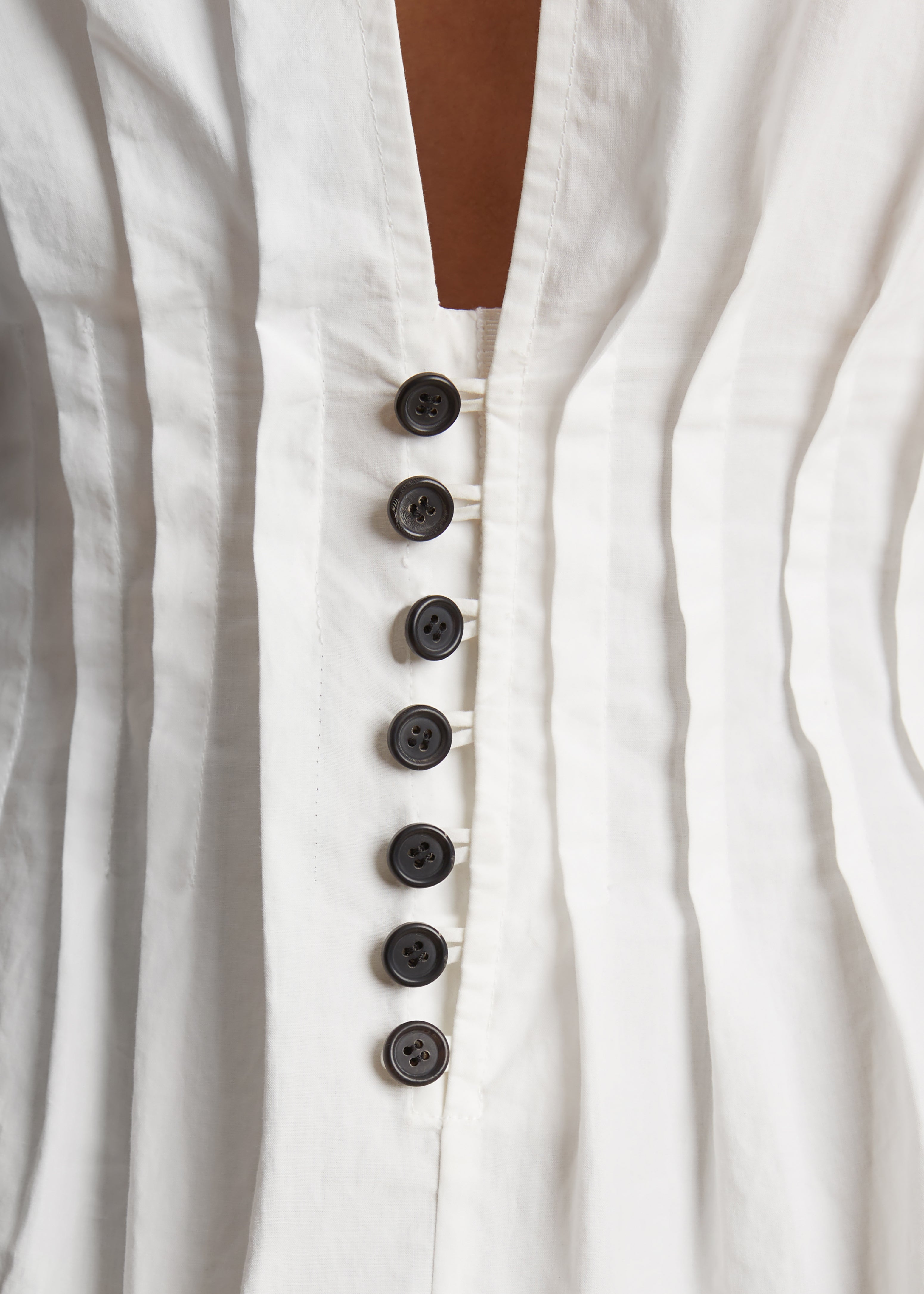 WESTIN TOP IN WHITE DETAILED VIEW 2