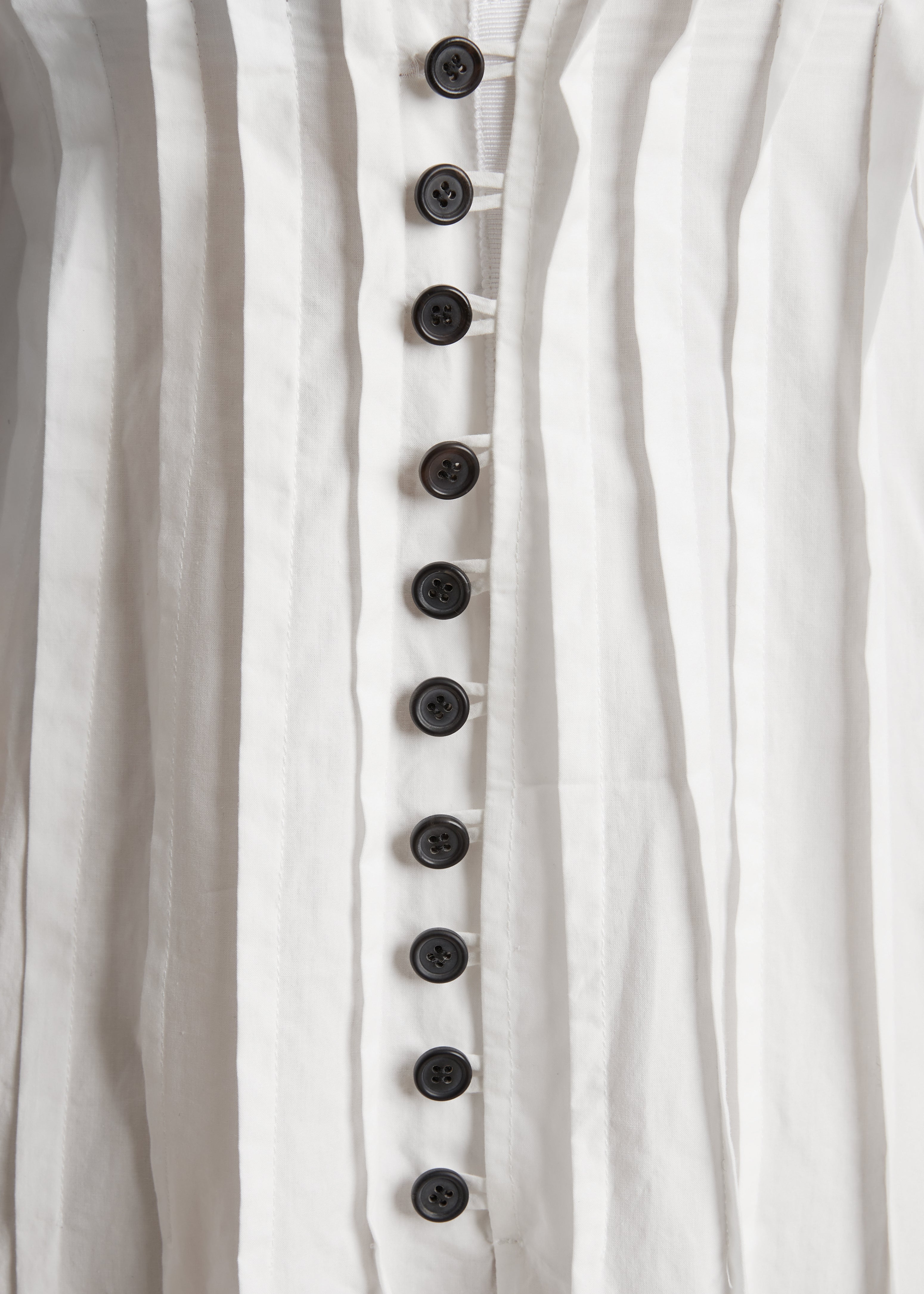 WES DRESS IN WHITE DETAIL 2